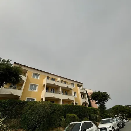 4 Pers Vue Les Issambres רוקברון-סור-ארז'נס